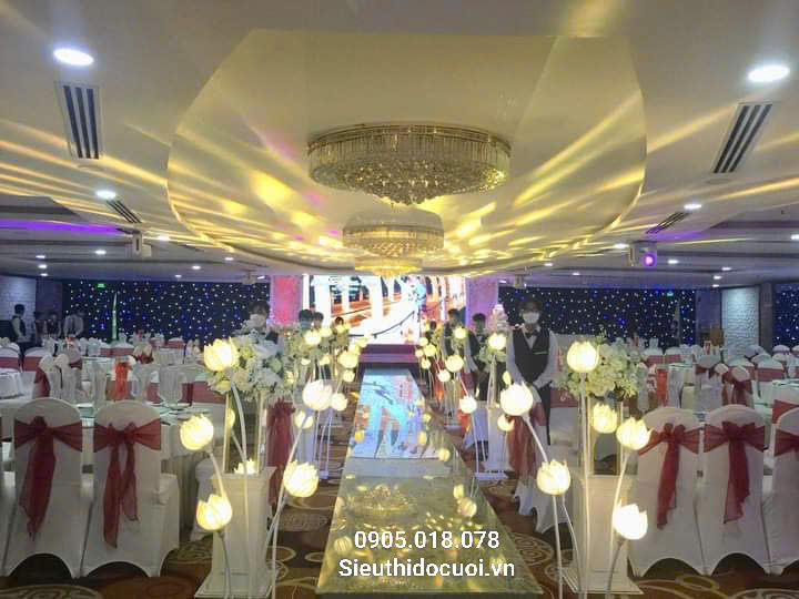 Đèn dẫn lối đám cưới hoa sen Đèn dẫn lối đám cưới hoa sen