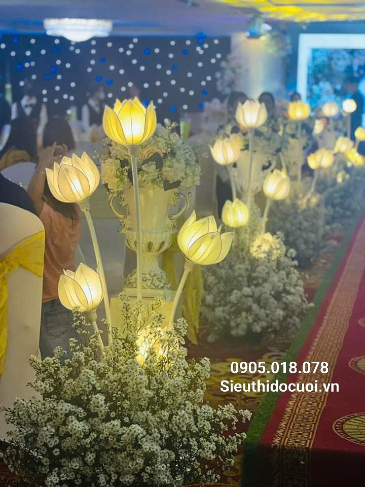 Đèn dẫn lối đám cưới hoa sen Đèn dẫn lối đám cưới hoa sen