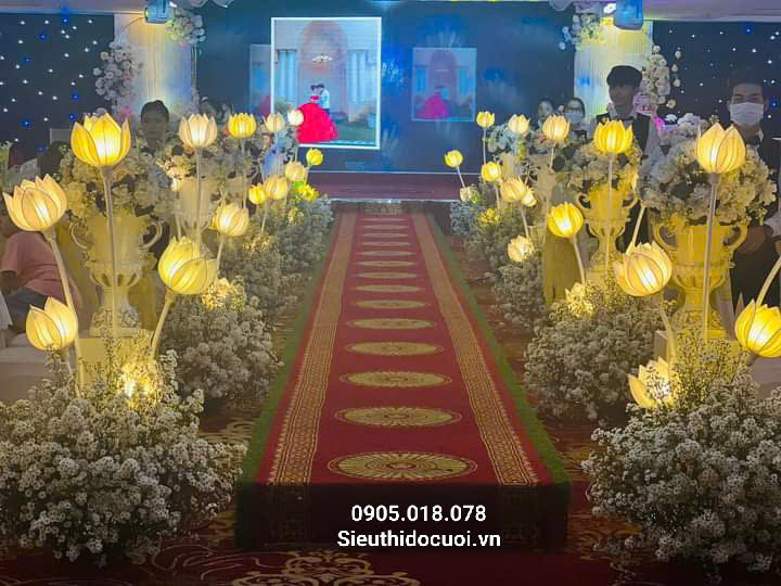 Đèn dẫn lối đám cưới hoa sen Đèn dẫn lối đám cưới hoa sen