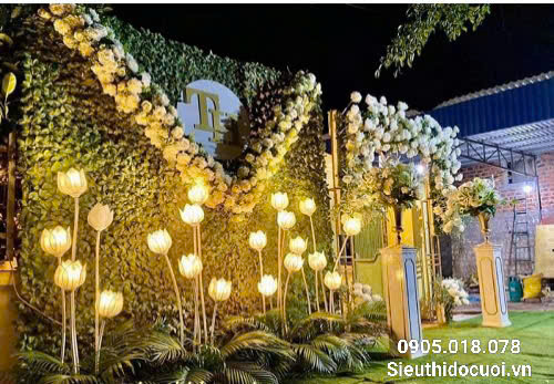 Đèn dẫn lối đám cưới hoa sen Đèn dẫn lối đám cưới hoa sen