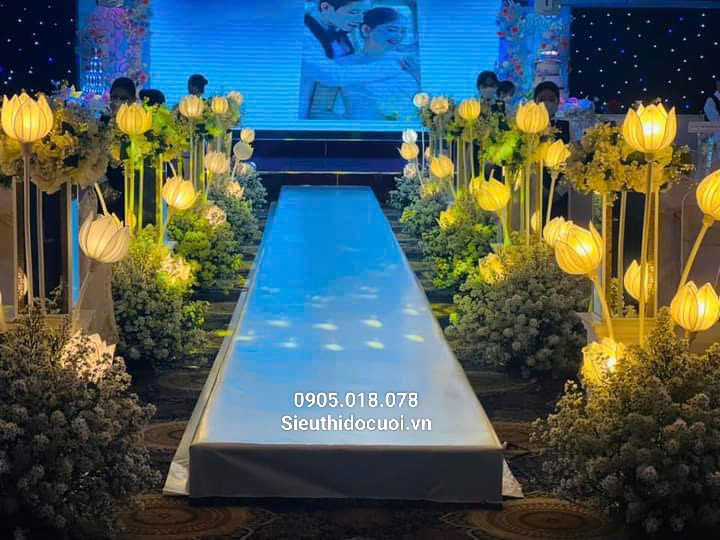 Đèn dẫn lối đám cưới hoa sen Đèn dẫn lối đám cưới hoa sen