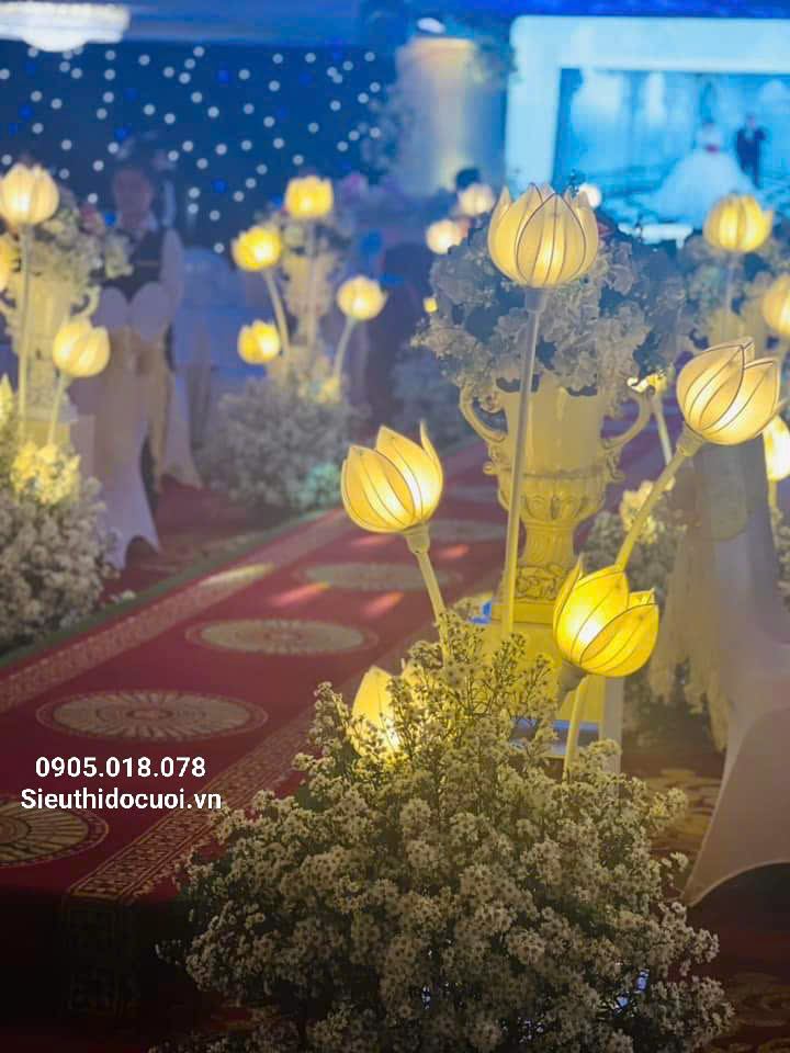 Đèn dẫn lối đám cưới hoa sen Đèn dẫn lối đám cưới hoa sen