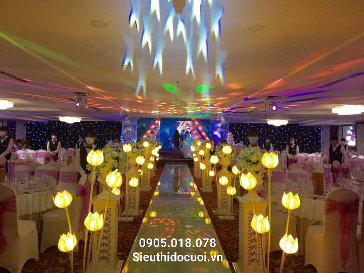 Đèn dẫn lối đám cưới hoa sen Đèn dẫn lối đám cưới hoa sen