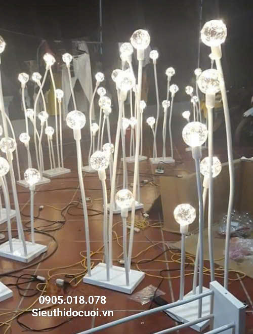 Đèn dẫn lối đám cưới bóng rối 5 ngọn Đèn dẫn lối đám cưới bóng rối 5 ngọn