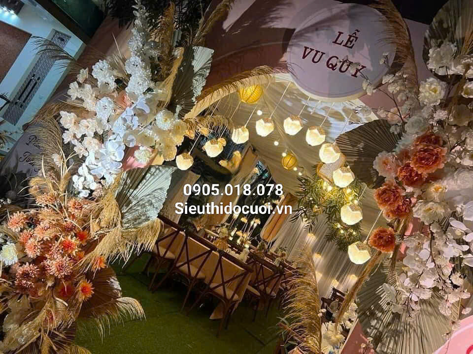 Đèn trang trí đám cưới thả led dâu tây Đèn trang trí đám cưới thả led dâu tây