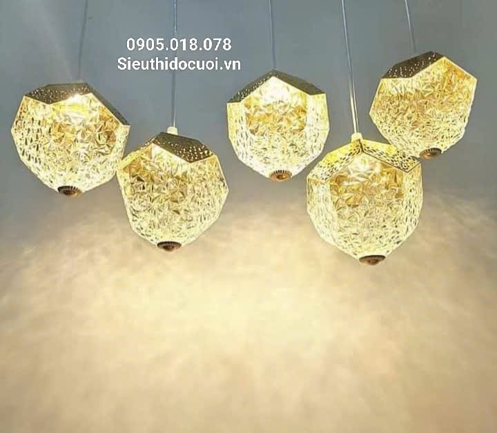 Đèn trang trí đám cưới thả led dâu tây Đèn trang trí đám cưới thả led dâu tây