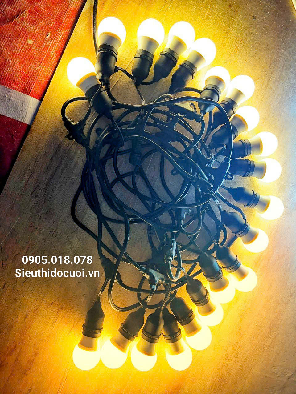 Dây đèn trang trí ngoài trời Dây đèn trang trí ngoài trời