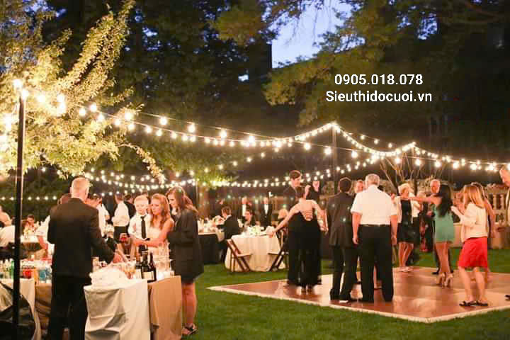 Dây đèn trang trí ngoài trời Dây đèn trang trí ngoài trời