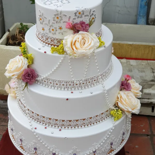 Bánh kem giả 4 tầng, Bánh kem mô hình 4 tầng