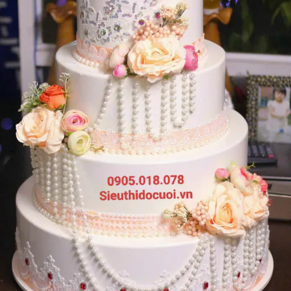 Bánh kem mô hình 4 tầng