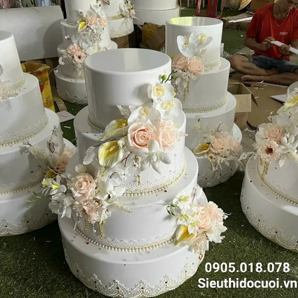 Bánh kem mô hình 4 tầng