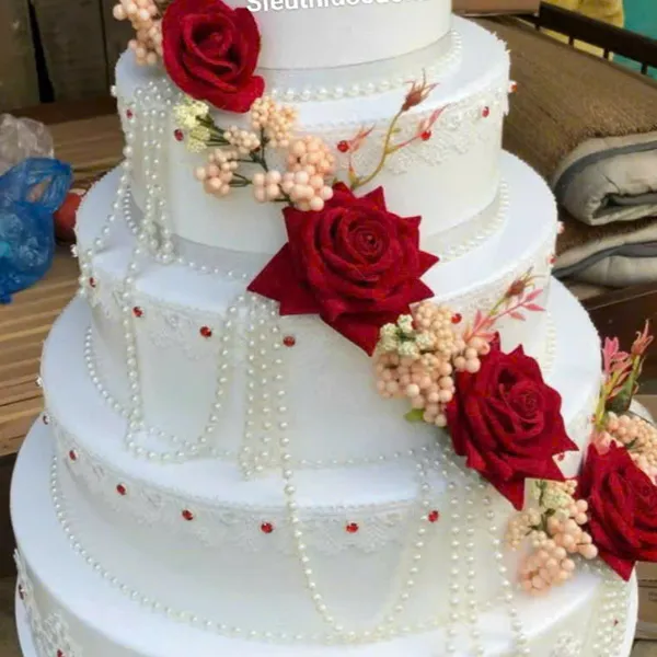 Bánh kem mô hình 5 tầng