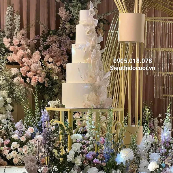 Bánh kem mô hình 5 tầng