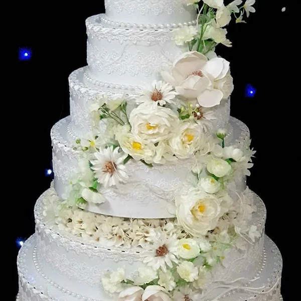 Bánh kem mô hình 6 tầng