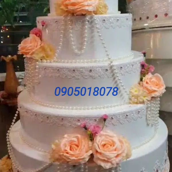 Bánh kem mô hình giá rẻ