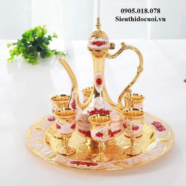 Bình rượu, ly rượu, bình trà, tách trà