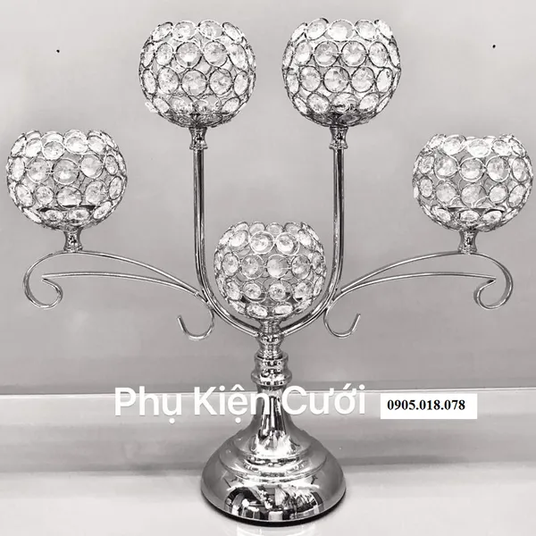Chân nến pha lê trang trí tông màu bạc