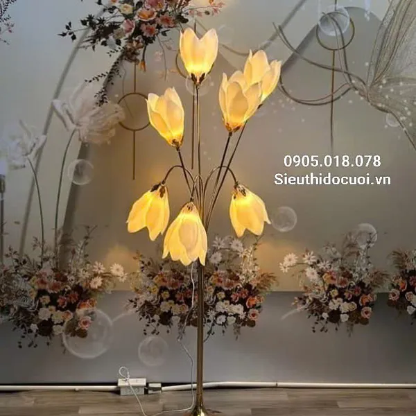 Đèn dẫn lối đám cưới hoa mộc lan