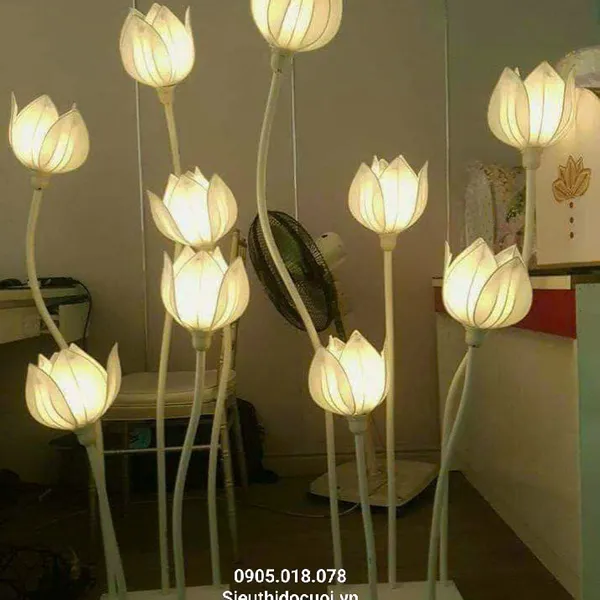 Đèn dẫn lối đám cưới hoa sen