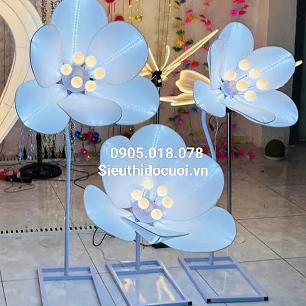 Đèn dẫn lối hoa trà