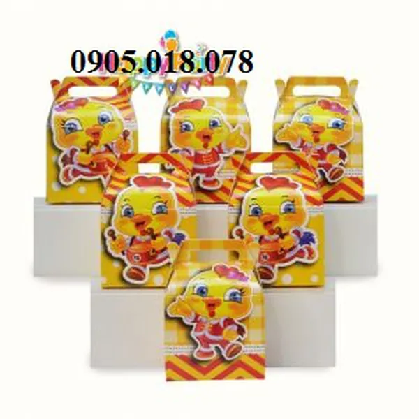 Hộp Quà Sinh Nhật Chủ Đề Gà Vàng