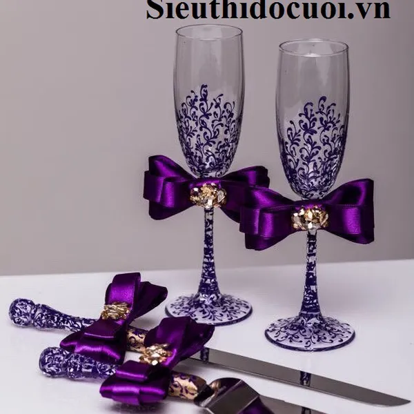 Ly Giao Bôi, Ly Hợp Cẩn, dao cắt bánh kem