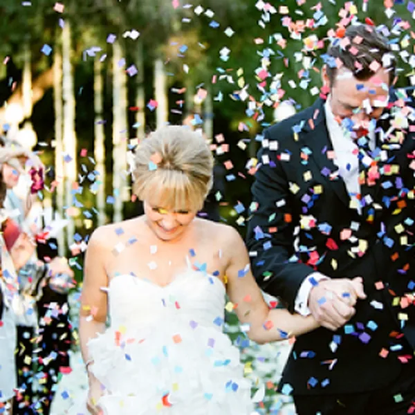 Pháo giấy đám cưới