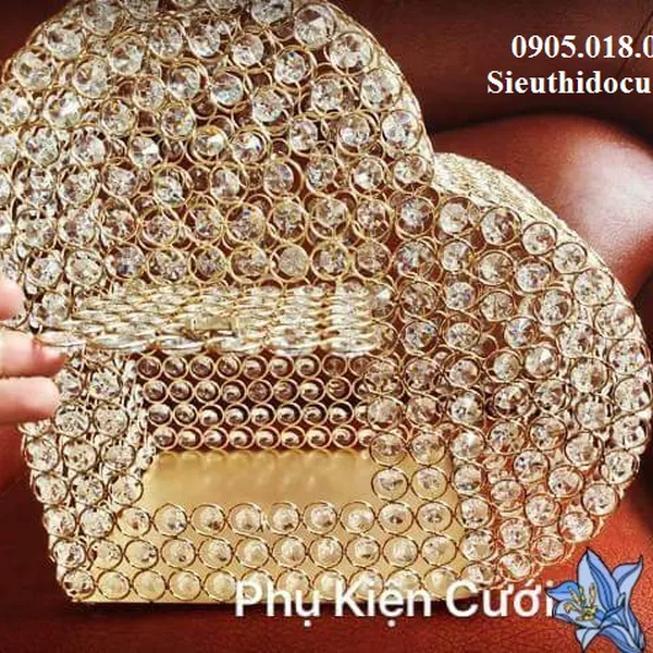 Thùng tiền đám cưới bằng kim loại đính pha lê