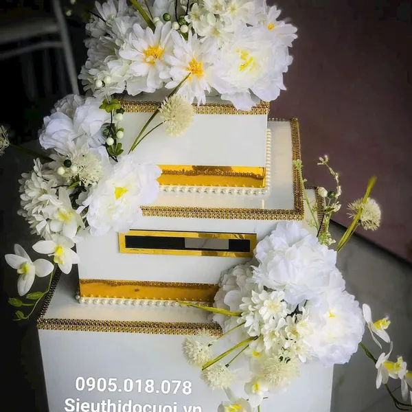 Thùng tiền đám cưới hình bánh kem