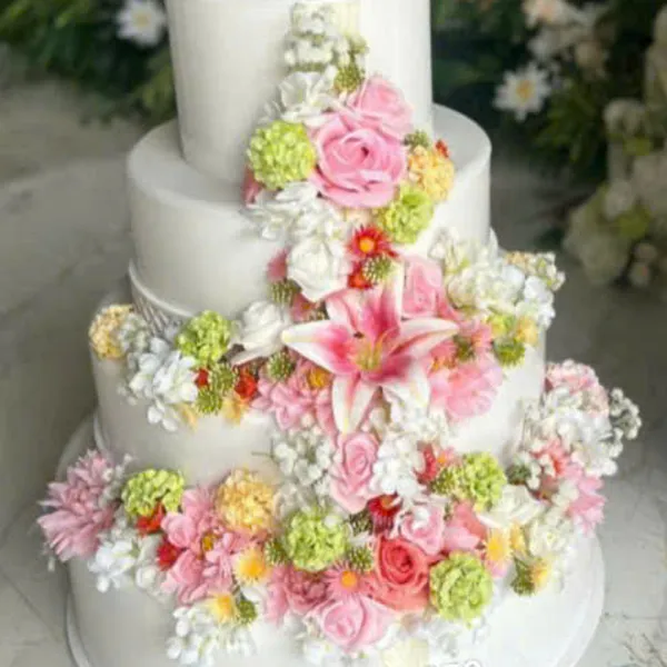 Thùng tiền đám cưới hình bánh kem