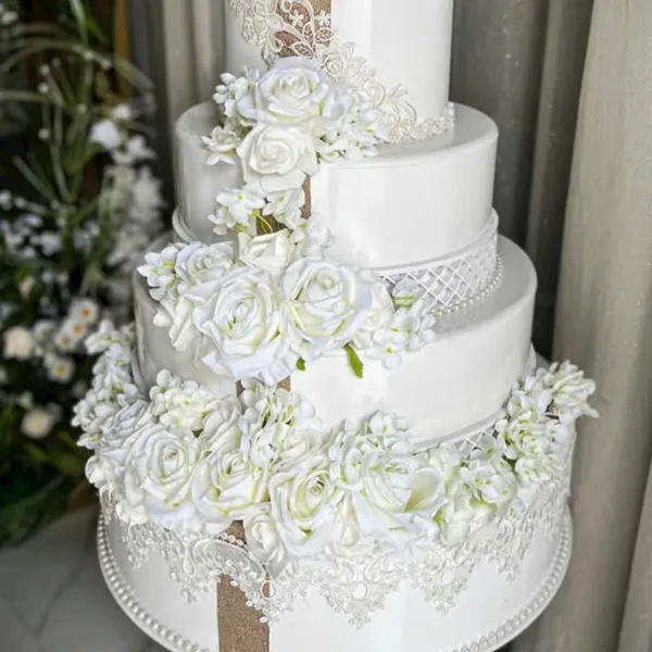 Thùng tiền đám cưới hình bánh kem