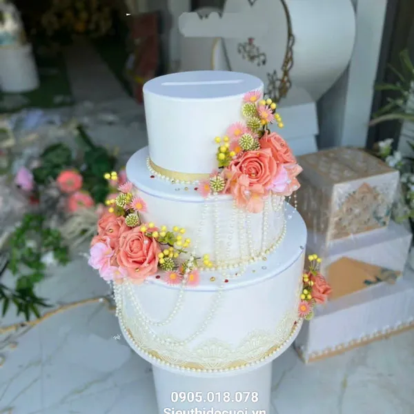 Thùng tiền đám cưới hình bánh kem 3 tầng