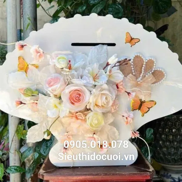 Thùng tiền đám cưới hình cánh quạt