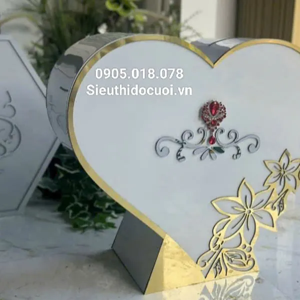 Thùng tiền đám cưới hình trái tim
