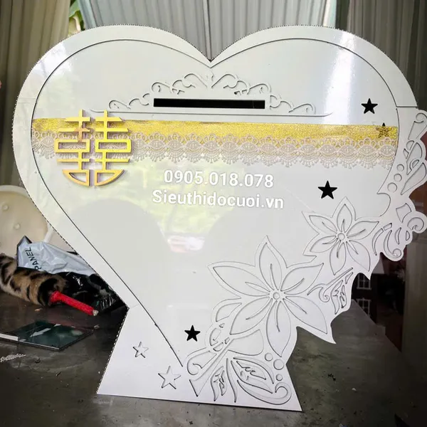 Thùng tiền đám cưới hình trái tim