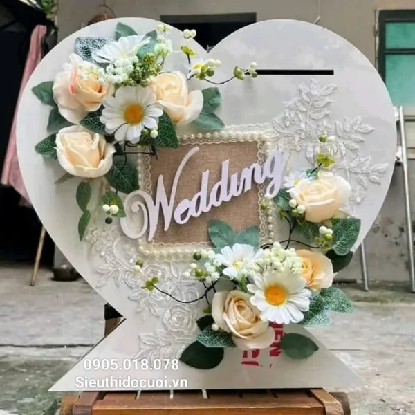 Thùng tiền đám cưới hình trái tim
