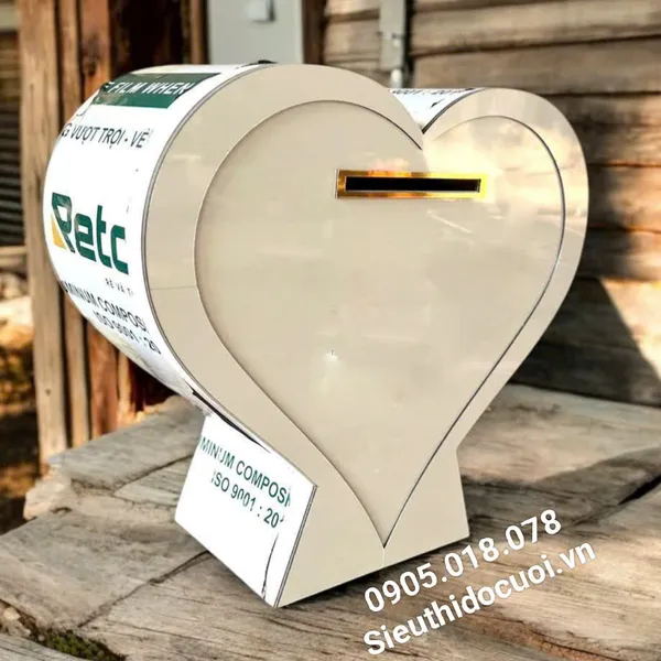 Thùng tiền đám cưới hình trái tim