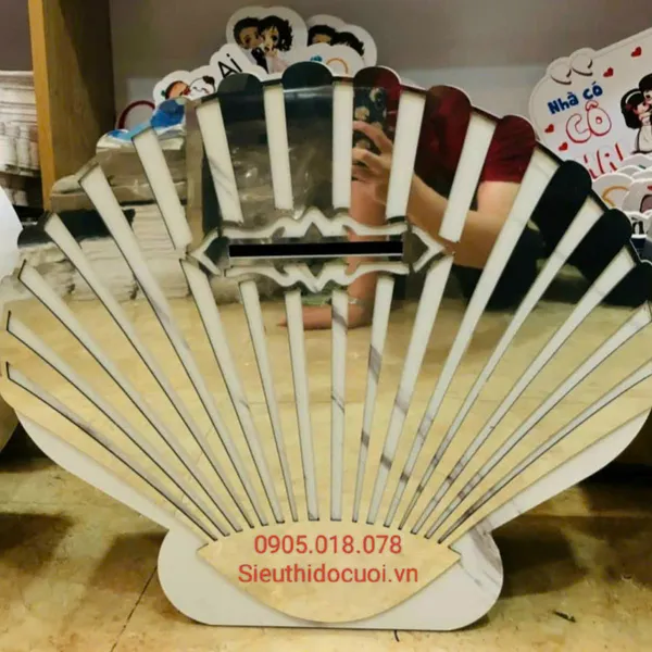 Thùng tiền đám cưới hình vỏ sò