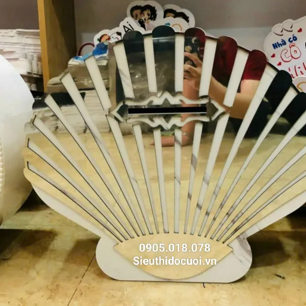 Thùng tiền đám cưới hình vỏ sò