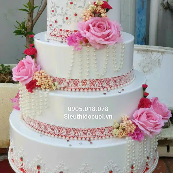 Thùng tiền hình bánh kem 4 tầng