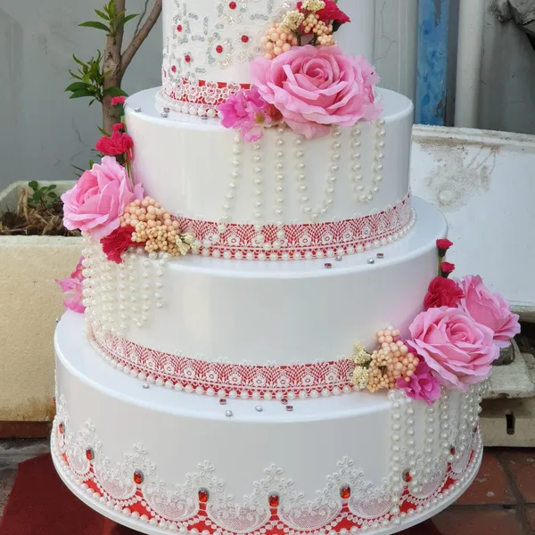 Thùng tiền hình bánh kem 4 tầng