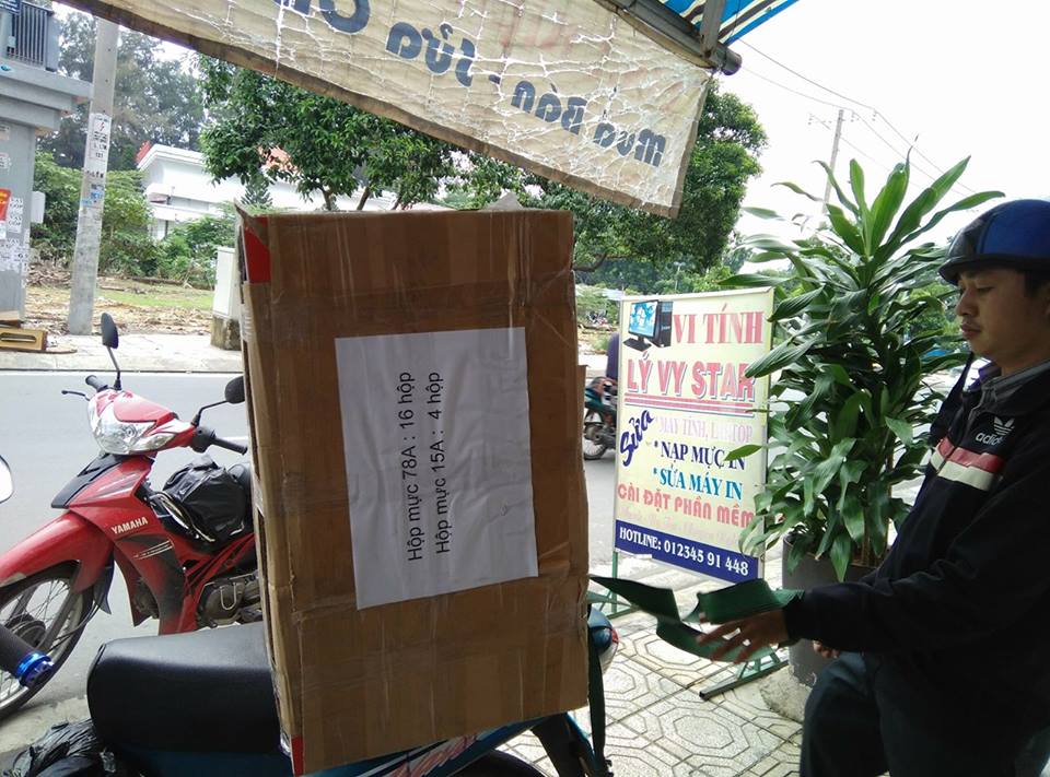 ban-si-hop-muc-in-chinh-hang-tai-quan-6