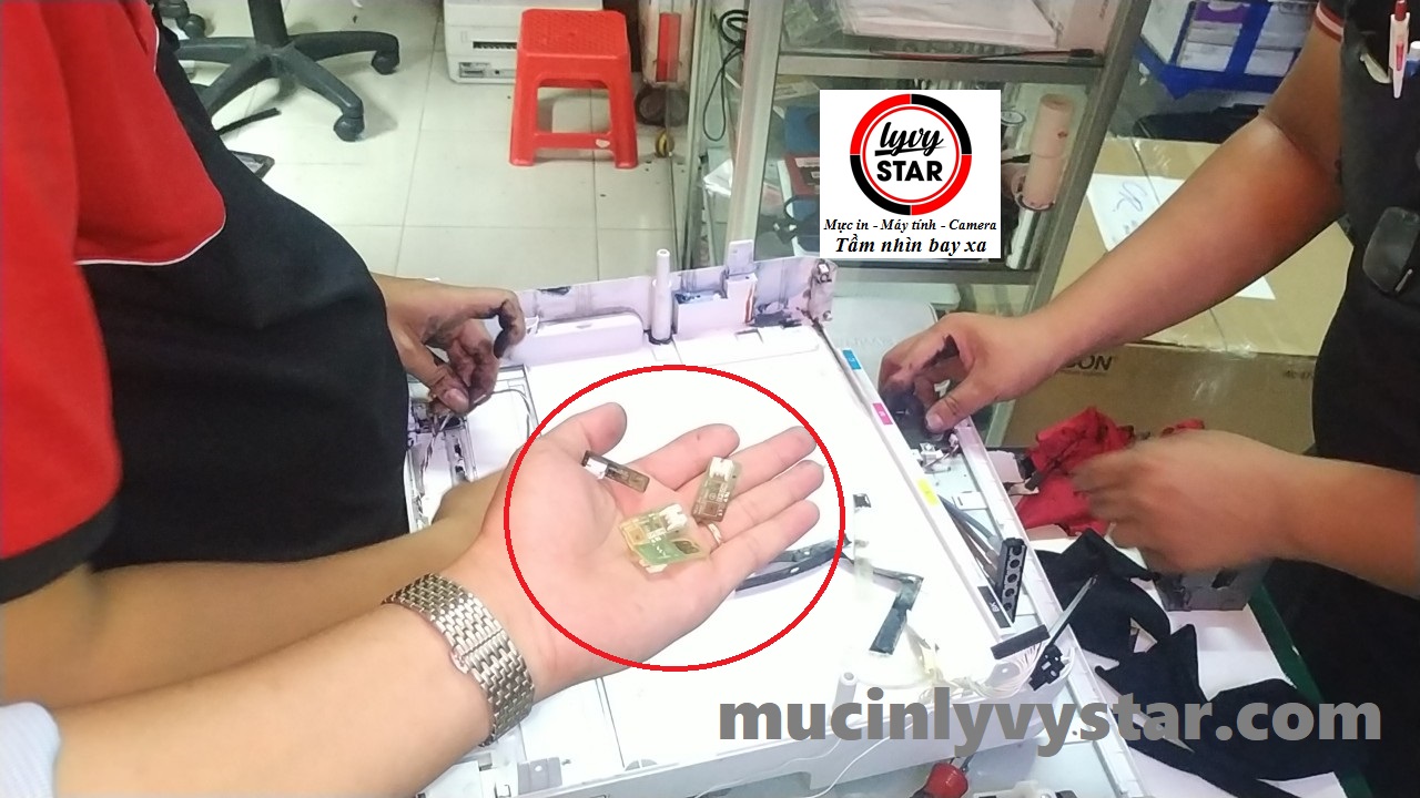 may-in-C5290-bao-loi-034841