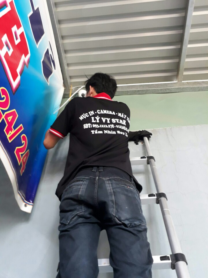 di-doi-sua-chua-camera-tai-quan-tan-binh