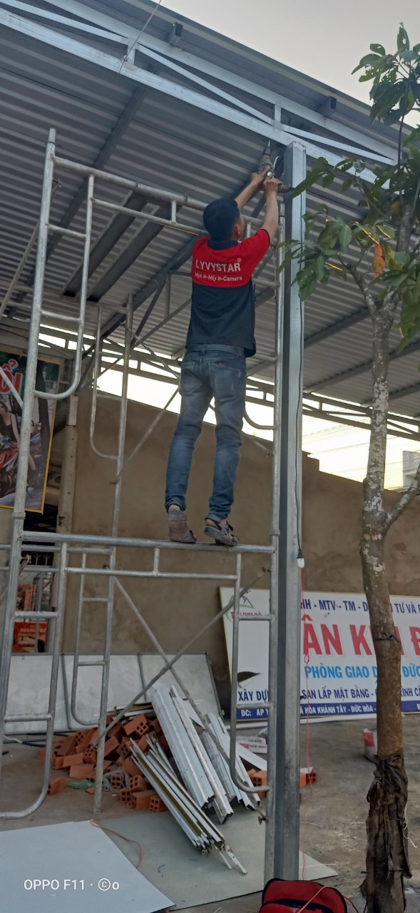 lap-dien-nang-luong-mat-troi-lap-camera-tại-long an