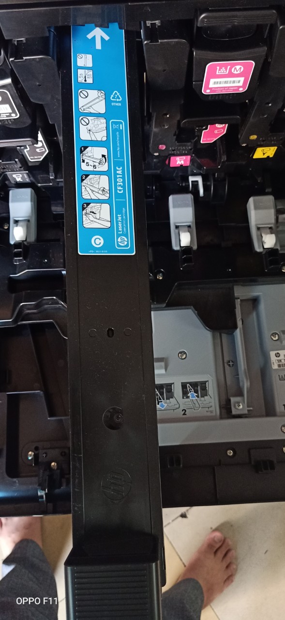 nạp mực màu xanh cho máy in M880