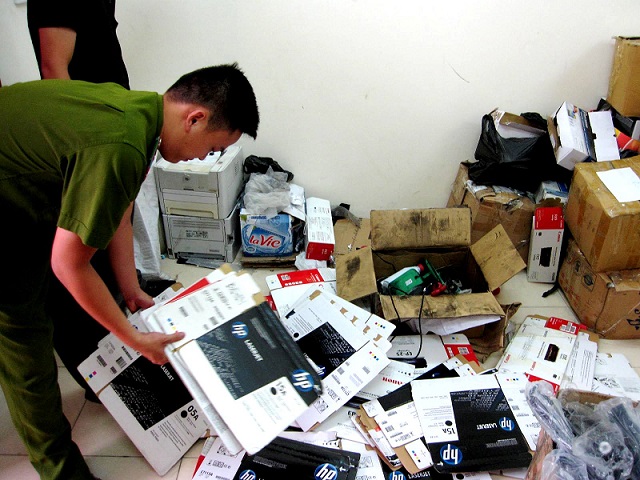 Cơ quan bắt hộp mực máy in giả