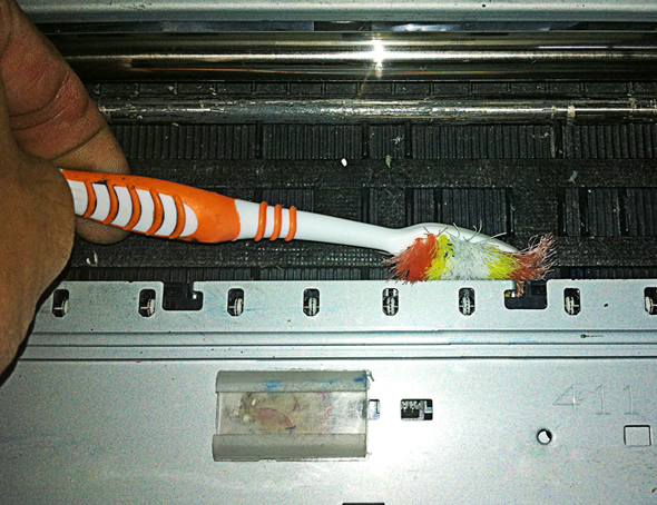 vệ sinh máy in màu