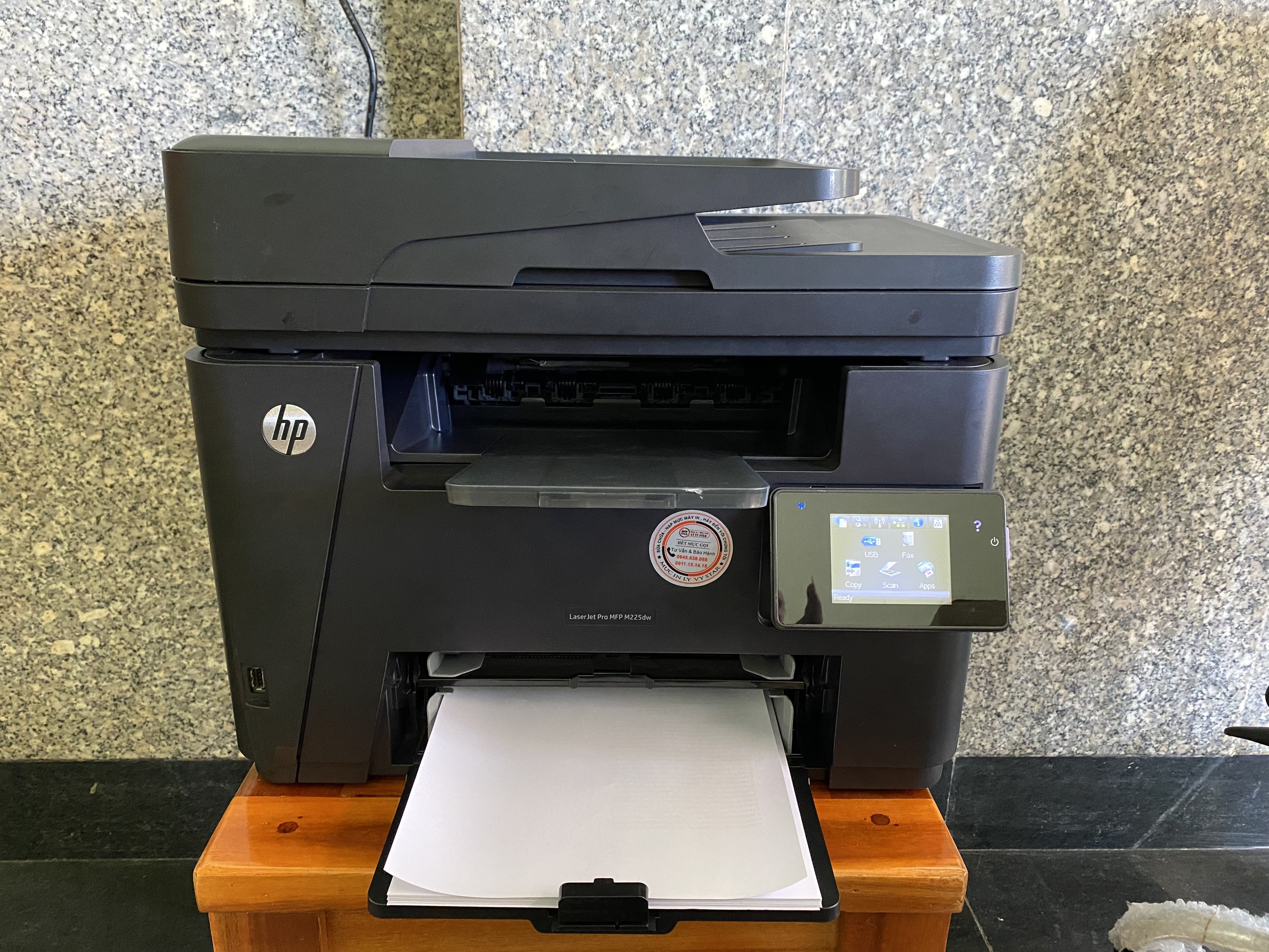 máy in trắng đen đa chức năng