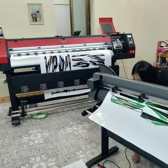 Máy in khổ lớn [ decal tem xe khổ 1m8 sử dụng đầu DX5 ] in siêu đẹp tại Tân Yên,Dĩ An Bình Dương